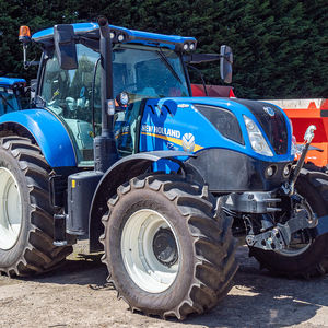 Tractor agrícola utilitario inspirado en Powerstar, motor diésel de alto par, capacidad 4WD con componentes centrales, bomba, cojinete de caja de cambios - Product Image 4