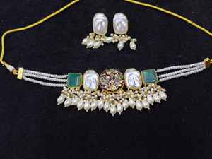 Ensemble de collier ras du cou plaqué or Bollywood du fabricant indien pour femmes et filles vêtements de fête religieux et de mariage classiques - Product Image 4