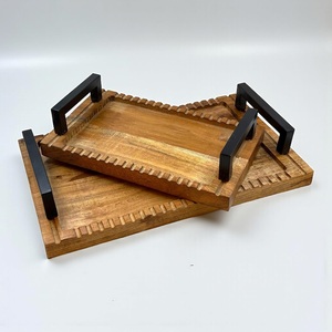 Juego de 2 Bandejas de Servir de Madera de Acacia Lacada con Asas, Diseño Decorativo Elegante de Grado Deluxe Ecológico para Uso en Restaurantes - Product Image 1