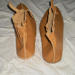 Zapatos medievales de seguridad informales con logotipo personalizado 100% de cuero genuino 2024 de alta calidad con diseño OEM - Product Image 5