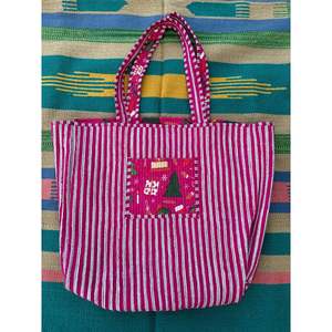 Bolsa de Mano Extra Grande Acolchada de Algodón, Ecológica, Resistente, para Compras, Fin de Semana, Reversible, Vibrante, en Rosa y Verde - Product Image 4