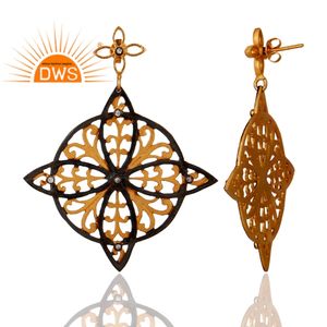 ต่างหูห้อยดีไซน์ดอกไม้ประดับเพชร CZ แท้ ชุบทอง 18k งานแฮนด์เมดล่าสุด จากผู้ผลิตเครื่องประดับเดมิไฟน์ - Product Image 2