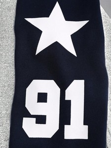 Sudadera Corta Gris Marino para Mujer, Lavado Ácido, Estampado Jacquard, Hombros Descubiertos, Dos Tonos, Felpa, Algodón Suave, Estilo Urbano - Product Image 4