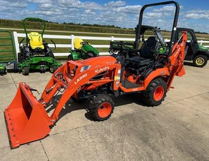 Tractor Kubota Bx23s 4WD 2024, Cargador Compacto LA230, Máquina Agrícola de Maniobra, Motor Digital con Rodamientos - Product Image 3