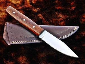 Cuchillo desollador de acero D2 hecho a mano con mango de madera rosa y Funda de cuero personalizable soporte OEM - Product Image 5