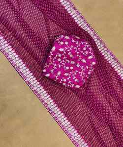 Trending Checks Floral Geometric Saree: Patrones elegantes para la ropa nupcial de mujer de hoy para su Día Especial ROPA DE LUJO - Product Image 3