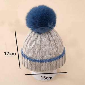 Bonnets en fourrure de qualité supérieure fabriqués pour un maximum de confort et de chaleur avec une texture pelucheuse Matériau durable et look tendance - Product Image 3