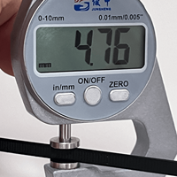 T50SVC4S Attache-câble noir en nylon 66 autobloquant protégé contre les UV avec support de tuyau/tube torsadé à 360 ° pour regrouper des articles de 2 à 35mm.