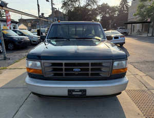 รถฟอร์ด F-150 XL ปี 1995 มือสอง เกรดอุตสาหกรรม รุ่น 2 ประตู แบบ Standard Cab LB พวงมาลัยซ้าย ของแท้จากโรงงาน - Product Image 2