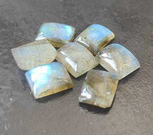 ลาบราดอไรต์ มูนสโตนธรรมชาติ รูปทรงสี่เหลี่ยมผืนผ้าขนาด 3x5 มม.-20x30 มม. แบบหลังแบน สำหรับทำเครื่องประดับ ขายส่ง มีสีสันสวยงาม - Product Image 4