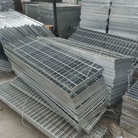 Marches d'escalier métalliques pour extérieur, robustes, plates, 30x30, en acier galvanisé à chaud, pour passerelles et escaliers.