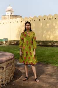 Robe Alamea Imprimée à la Main en Coton Pur Bohème Florale Casual Faite à la Main Éthique Robe d'Été - Product Image 6