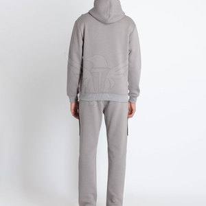 Survêtement pour homme performant avec tissu léger et doux et design respirant pour les activités de plein air - Product Image 5