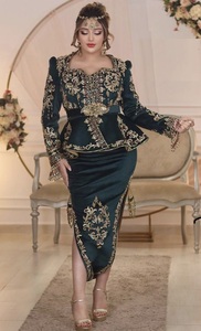 LATEST--DESIGN TRAVAIL DE ZARI BRODERIE SUR VESTE AVEC ROBE KARAKOU Agrémentée DE PERLES DE VERRE CRISTAL, PIERRE, TRAVAIL DABKA @ 2023 - Product Image 2