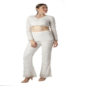 Ensemble coordonné tendance pour femmes, inspiré des créateurs |   Vêtements assortis haut et bas d'Inde pour les marques et la vente en gros - Product Image 3