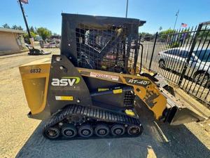 Chargeuses compactes sur chenilles d'occasion, à essence, capacité de la benne 5,1 m³, faible consommation de carburant, à vendre - Product Image 2