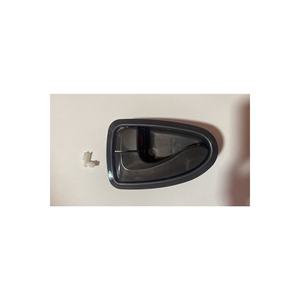 Poignée de porte intérieure gauche pour Hyundai Accent 2000-2005 Numéro de pièce 82610-25000 LH Poignée d'ouverture intérieure compatible - Product Image 1