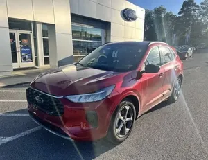 2024 Ford Escape Sedan con asientos de cuero Coche usado Vehículo limpio prístino - Product Image 1