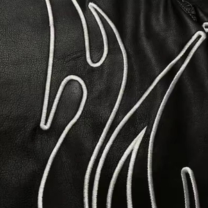 Fabricant OEM Ensemble de survêtements deux pièces avec chemise à fermeture éclair et short personnalisé Streetwear avec broderie pour hommes Ensembles de shorts et manches courtes en cuir - Product Image 5