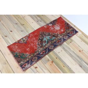 พรมตุรกีโบราณขนาดเล็ก 1.7x4.2 ฟุต (53x128 ซม.) พรมลายดอกไม้สีแดง - Product Image 2