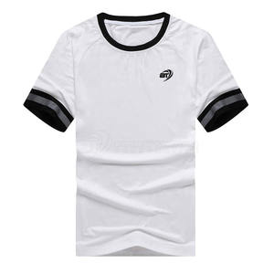 Conjunto de Camiseta y Pantalones Cortos Personalizados, Material Transpirable, Perfecto para Estilo Casual y Urbano - Product Image 3