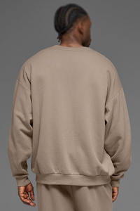 ชุดเสื้อสเวตเชิ้ตคอกลมและกางเกงจ็อกเกอร์ผู้ชายแบบกำหนดเอง ขายส่ง B2B สไตล์มินิมอล ชุดกีฬาลำลอง โรงงาน OEM แบรนด์ส่วนตัว - Product Image 2