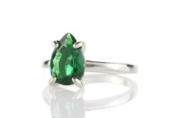 Bijoux de pierre de naissance de mai plaqué or 18 carats en argent sterling 925 massif véritable émeraude verte poire facettes pierres précieuses bagues solitaires