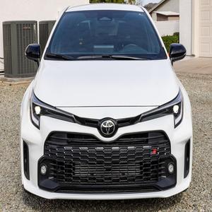 NEATLY USED 2023 pour GR Corolla Turbo R20 Volant à Gauche ~5 900 Miles Boîte Manuelle 6 Vitesses Très Bien Équipé - Product Image 1