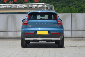 Excellent état pour véhicule d'occasion 2024, SUV compact VOL-VO XC40 Hybride Version Fashion, boîte à double embrayage 7 vitesses, 180 km, 2.0T XC40 - Product Image 4