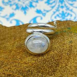Bagues en argent fin dernier cri avec cabochon en pierre de lune arc-en-ciel de forme ovale bijoux en diamant pour mariages et fêtes - Product Image 2