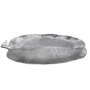 Plateau de service moderne et élégant en aluminium en forme de feuille Plats et assiettes à dessert - Product Image 2