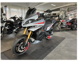 Motocicleta Eléctrica ENERGICA Experia E-tourer en Oferta |   CCS |   222 Nm |   CCS - Descuento Exclusivo del 30% - Product Image 1
