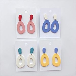 Pendientes Redondos de Resina Hechos a Mano, Ligeros y Duraderos, Accesorio de Joyería de Moda - Product Image 1