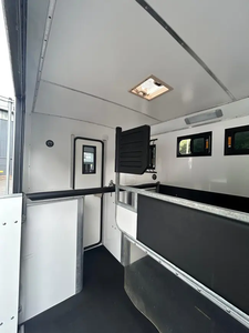 Nuevo Remolque para Ganado Nugent, de Aluminio, Capacidad Personalizable, Eje Doble, para Transporte de Caballos y Ganado, Todos los Tamaños - Product Image 4