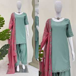 NOUVEAU TROIS PIÈCES TENDANCE PRÊT À PORTER PANTALON KURTA AVEC BLOUSE TUBE - Product Image 2