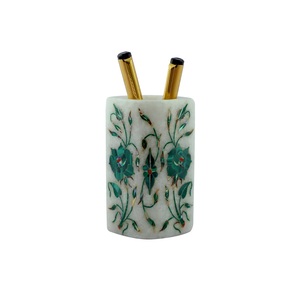 Organizador de escritorio de mesa de oficina de tamaño pequeño de alta calidad, nuevo y elegante portalápices de resina con diseño personalizable - Product Image 6