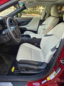 Lexu-s ES 350 berline de luxe d'occasion propre, modèle 2024 - Product Image 3