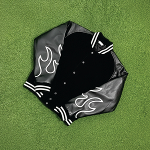 Chaqueta universitaria negra con estampado de llamas, sudadera con capucha raglán gris y azul marino, chaqueta bomber de estilo urbano para hombre, sudadera con capucha y mangas en contraste. - Product Image 2