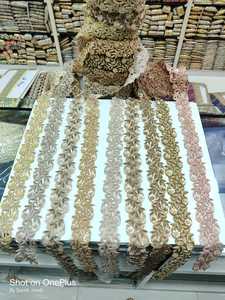 Fleurs sur mesure brodées à la main en neuf couleurs dans des motifs ethniques à des fins diverses et de différentes tailles - Product Image 3