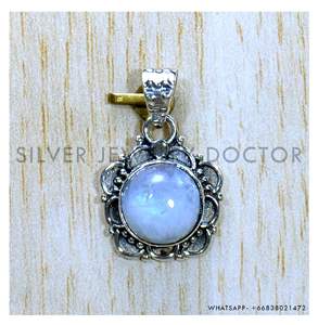 Auténtico Colgante de Plata de Ley 925 con Piedra Lunar Arcoíris de Corte Redondo Brillante, Accesorios para Mujer, Joyería Fina - Product Image 1