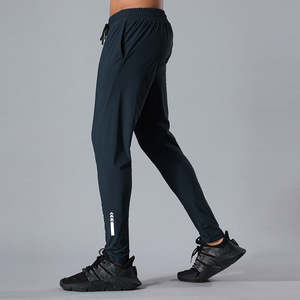 กางเกงผู้ชายคุณภาพพรีเมียม กางเกงวอร์มทรงหลวม น้ำหนักเบา เหมาะสำหรับโยคะ วิ่งออกกำลังกาย ใส่ลำลอง มีกระเป๋า กางเกงขายาวสุดฮิต - Product Image 4