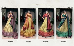 Ce lehenga en soie Vichitra avec des imprimés délicats apporte des touches d'authenticité avec un éclat festif moderne. - Product Image 3