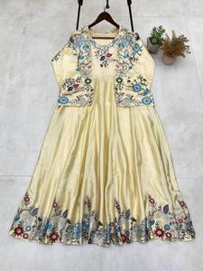 Diseñador Premium Fancy Western-Style Cording Sequin Work Koti con vestido Party & Festive Wear Set para mujeres Fabricado en India - Product Image 3