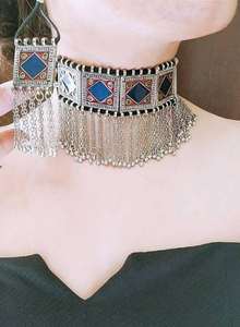 Collier vintage tribal Kuchi, un collier traditionnel pour femmes, c'est un collier volumineux et spectaculaire avec des composants inhabituels - Product Image 3