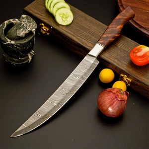 Cuchillo de filetear forjado a mano en acero de Damasco con mango de madera pulida y funda de cuero - Product Image 4