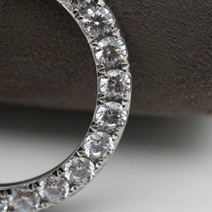 Anillo de Bisel para Reloj de Lujo Hecho a Mano en Acero Inoxidable Tono Plata de 40mm con Incrustaciones Deslumbrantes de Piedras Transparentes de Alto Brillo - Product Image 5