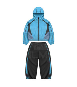Survêtement coupe-vent avec pantalon élastique et veste à capuche imperméable 100% nylon, design par sublimation - Product Image 4