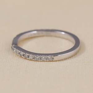 แหวนแต่งงานเพชรเพาะเลี้ยงทรงโค้ง ลายเรขาคณิต ทรงรี เจียระไนแบบโอวอล ประดับอัญมณี งานจิวเวลรี่ชั้นดี พร้อมใบรับรอง IGI สำหรับเป็นของขวัญแทนคำมั่นสัญญา - Product Image 3