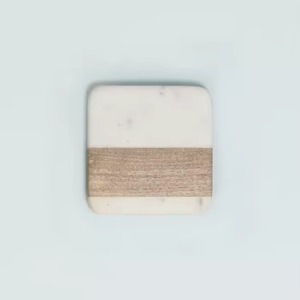 Ensemble de sous-verres en bois de noyer de luxe faits à la main Tapis de boisson en bois de qualité supérieure pour table à manger et cuisine - Product Image 4