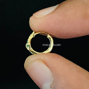14K Solid <b>Gold</b> CZ Emerald Snake <b>Nose</b> <b>Ring</b> Fine Jewelry. - Product Image 5